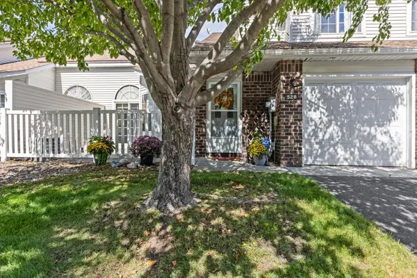 528 Queens Gate, New Brighton, MN 55112