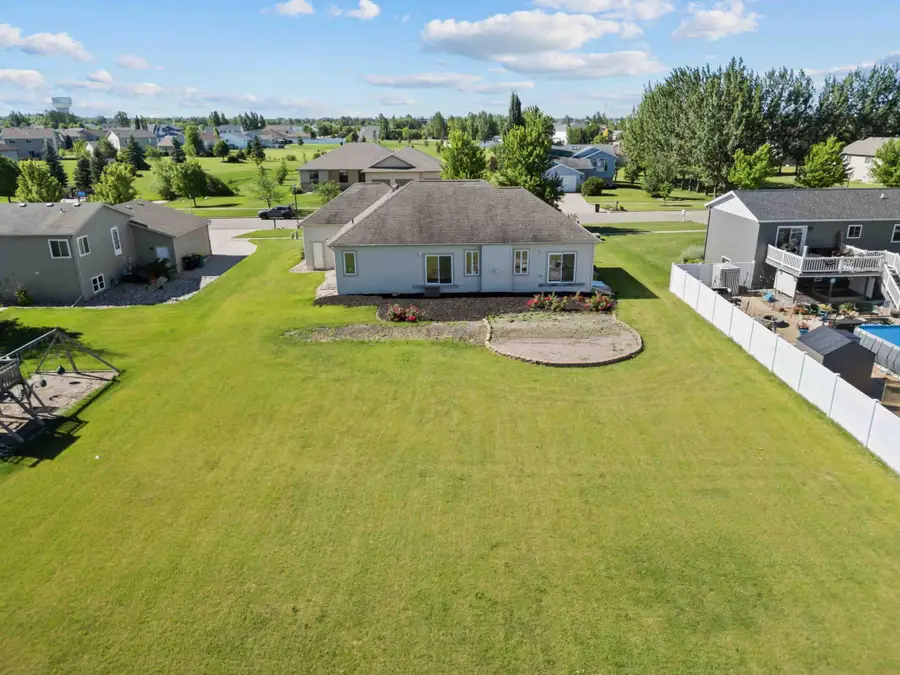 718 N Sedona Drive, West Fargo, ND 58078 - #2