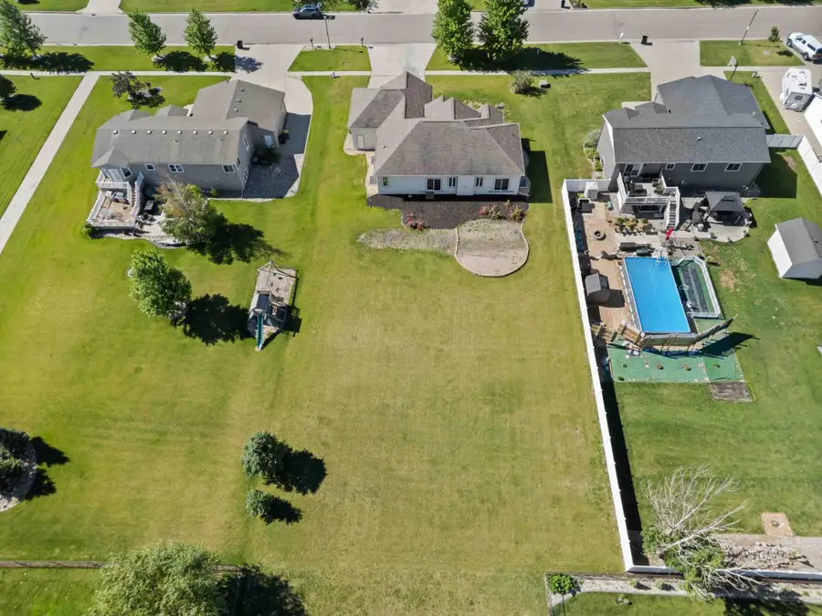 718 N Sedona Drive, West Fargo, ND 58078 - #3