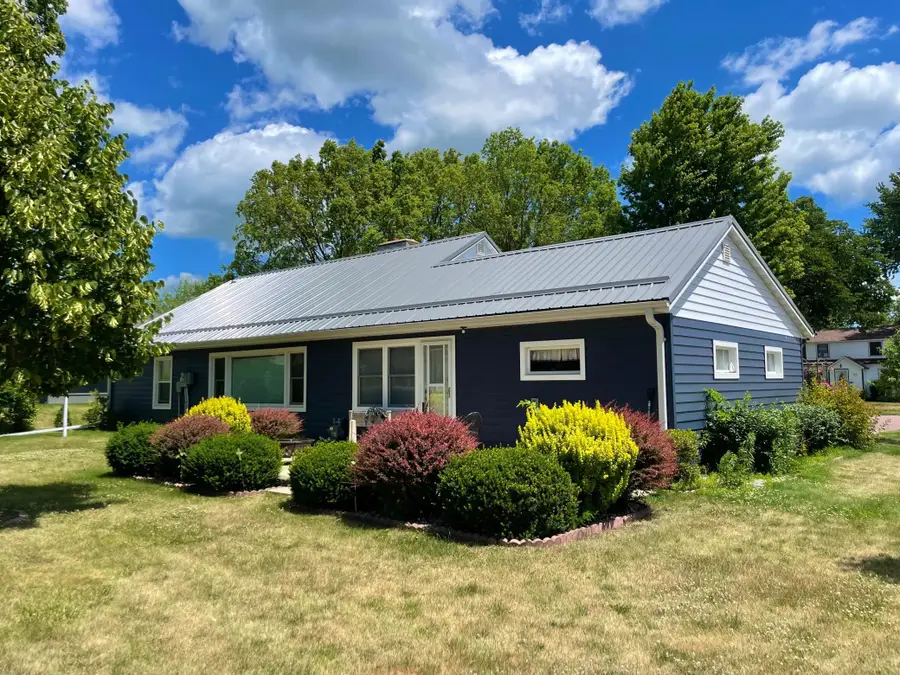 18 S Paffrath Avenue, Springfield, MN 56087 - #2