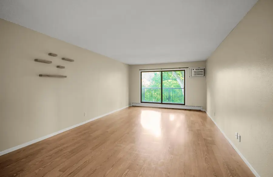 4 Pine Tree Drive #321, Saint Paul, MN 55112 - #3