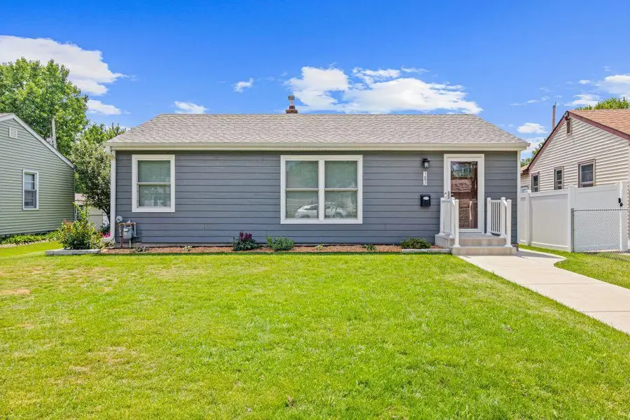 1692 Iowa Avenue E, Saint Paul, MN 55106 - #2