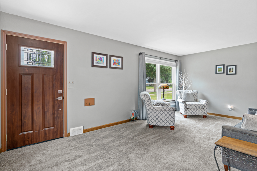 1692 Iowa Avenue E, Saint Paul, MN 55106 - #3