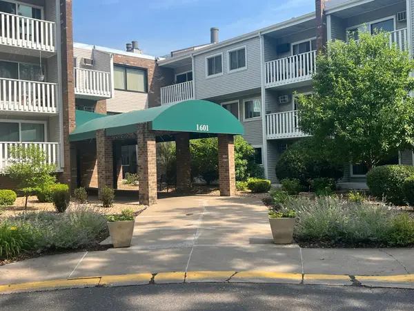 1601 N Innsbruck Drive #215NE, Minneapolis, MN 55432