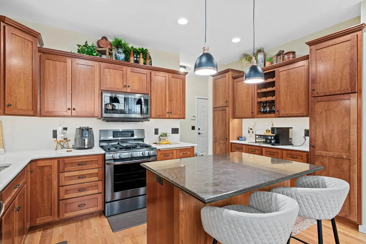 2710 Red Splendor Circle E, Saint Paul, MN 55119 - #1