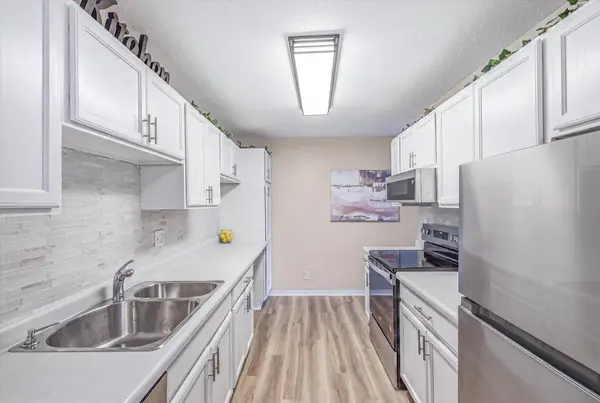 132 Demont Avenue #221, Little Canada, MN 55117