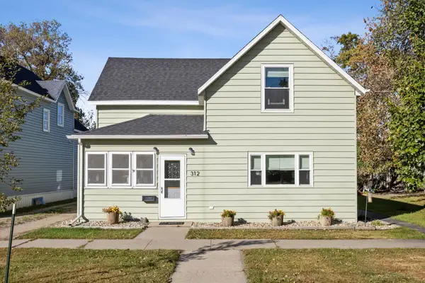 312 Langer Avenue S, Casselton, ND 58012