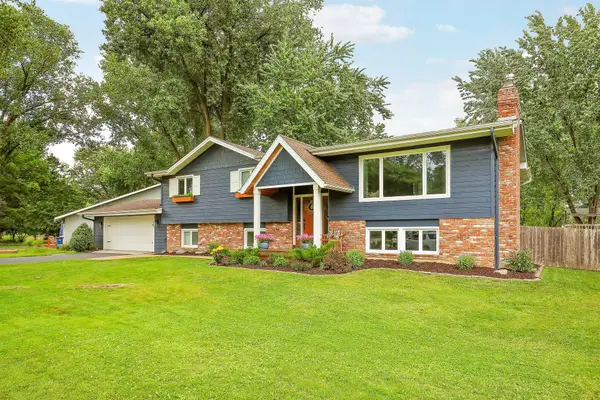 193 Ridgeview Drive, Wayzata, MN 55391