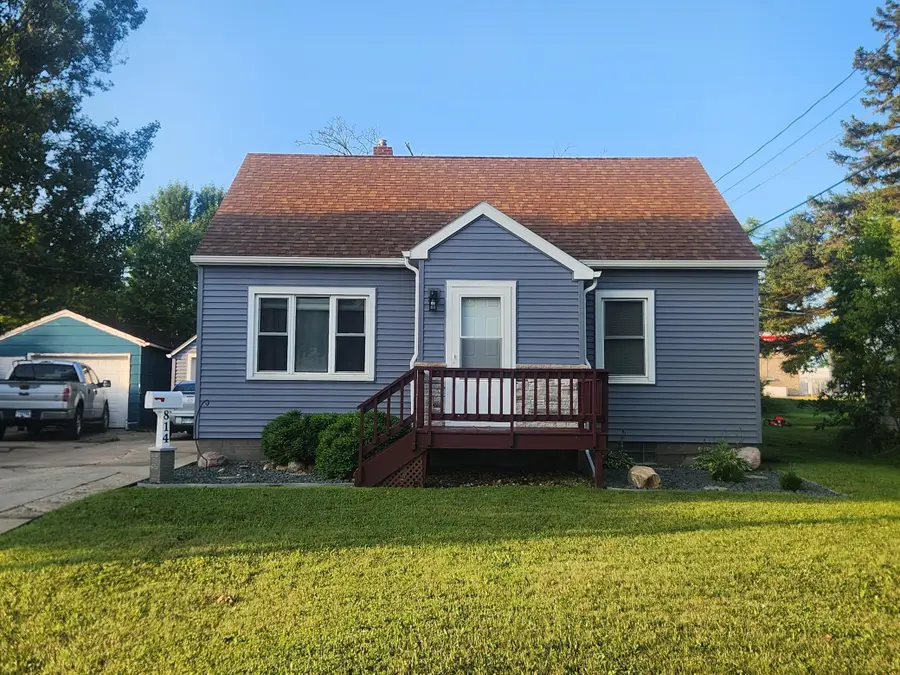 814 3rd Street Se, Pipestone, MN 56164 - #2