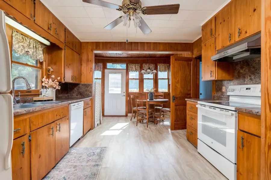 911 Reed Street N, Waterville, MN 56096 - #3