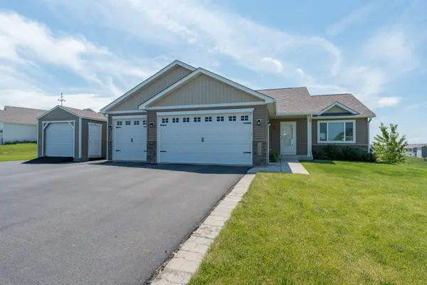 1000 Mulberry Avenue Ne, Montgomery, MN 56069