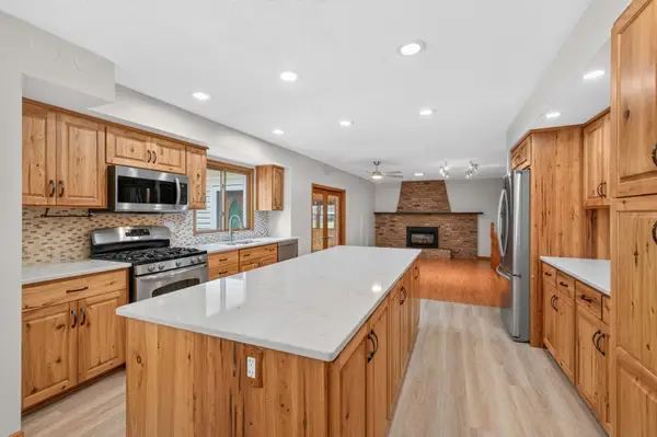 7910 W Park Hills Drive, Minneapolis, MN 55438
