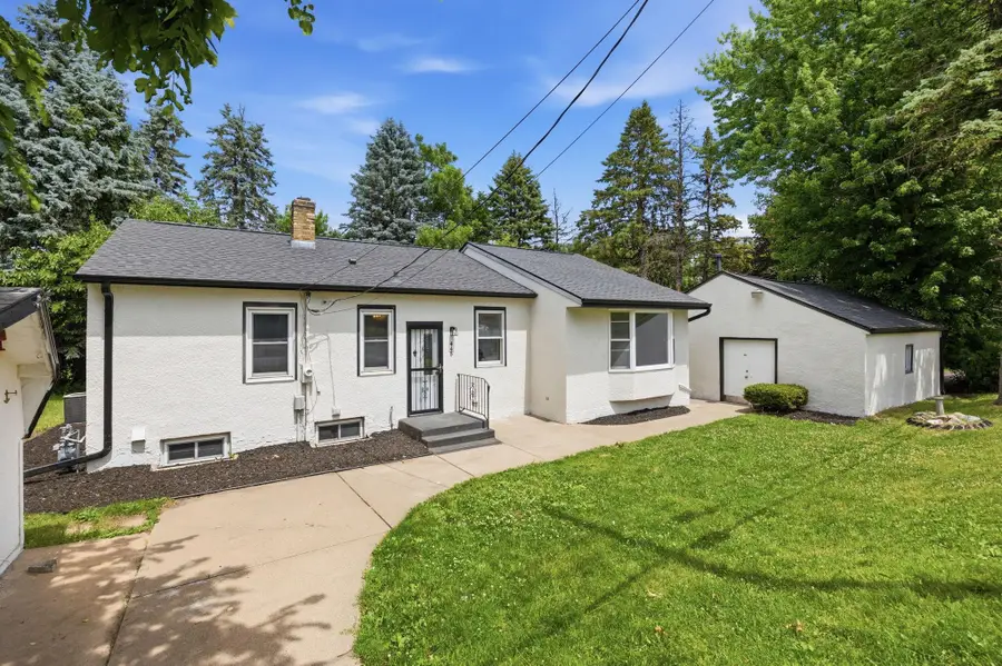 445 Lark Avenue E, Saint Paul, MN 55117 - #2