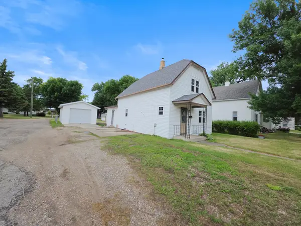213 1st Street N, Ulen, MN 56585
