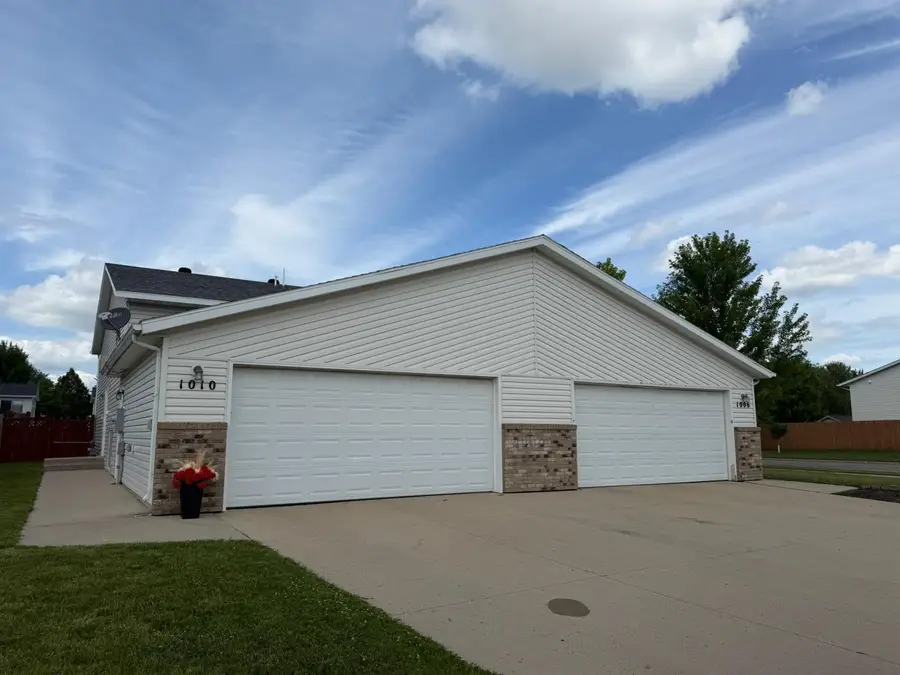 1010 Oak Place, West Fargo, ND 58078 - #2