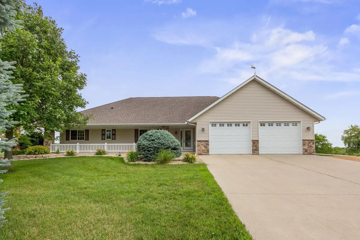 1175 Dale Street Sw, Hutchinson, MN 55350 - #1