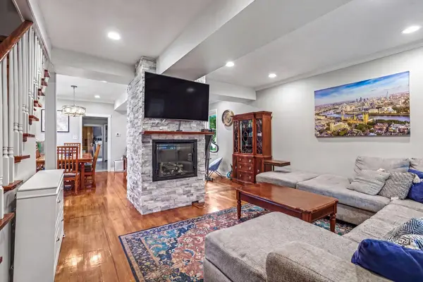406 Superior Street, Saint Paul, MN 55102