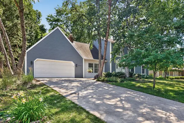 8906 138th Street Court, Apple Valley, MN 55124