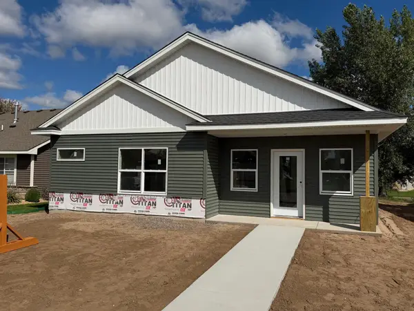 2242 8th Lane Se, Cambridge, MN 55008