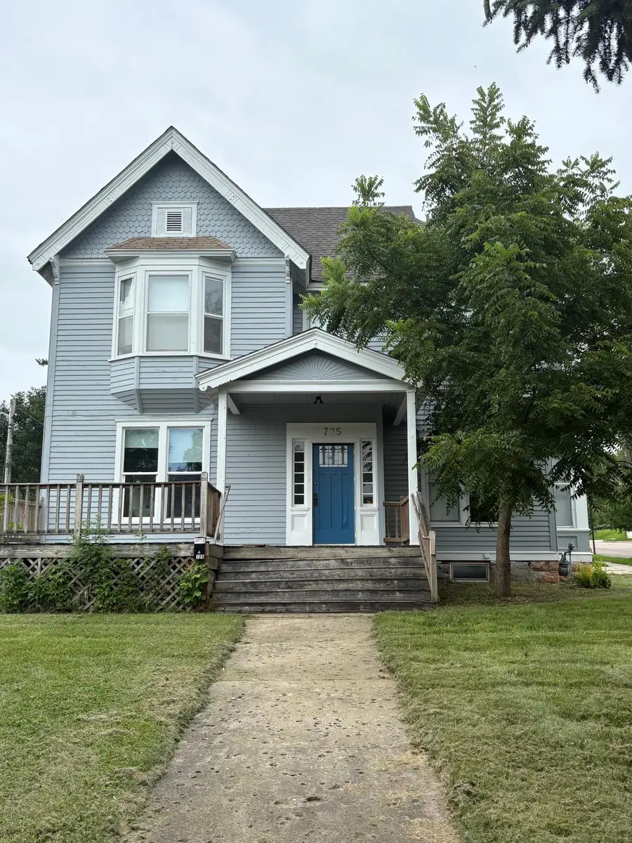 725 S Cedar Avenue, Owatonna, MN 55060 - #2