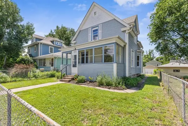 413 Knox Avenue N, Minneapolis, MN 55405