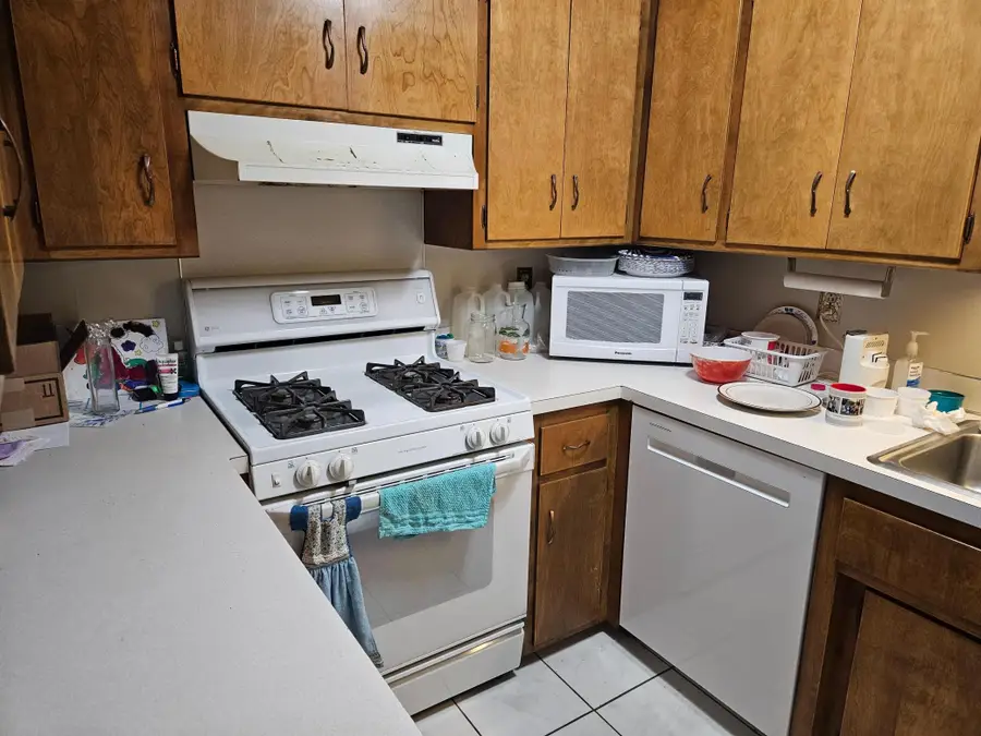 213 23rd Avenue N, Fargo, ND 58102 - #2