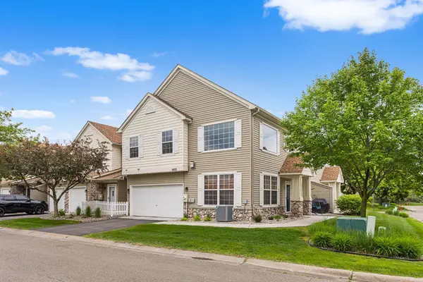 2033 Poppy Drive, Chanhassen, MN 55317