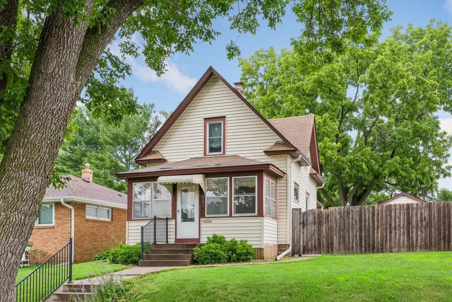 992 Bellows Street, Saint Paul, MN 55118 - #2
