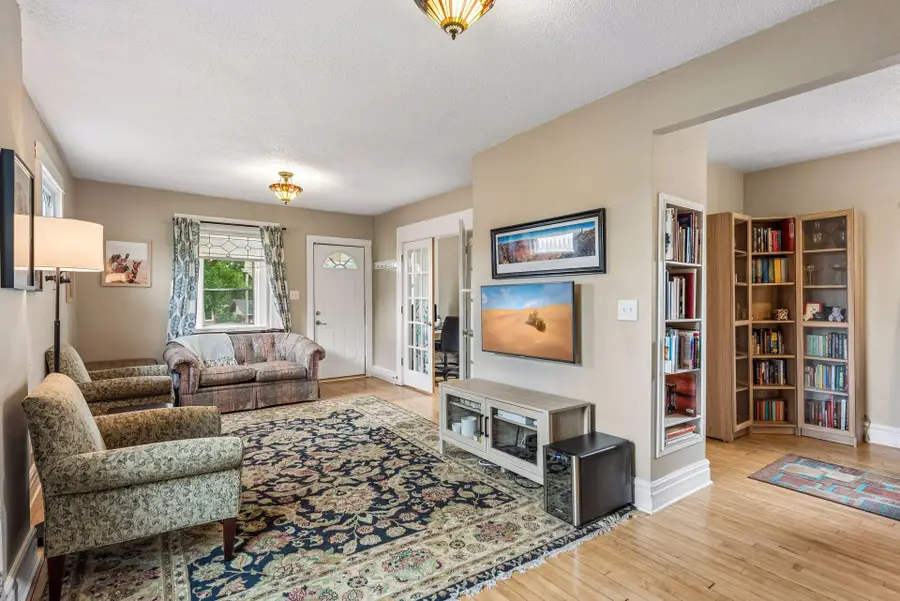 992 Bellows Street, Saint Paul, MN 55118 - #3