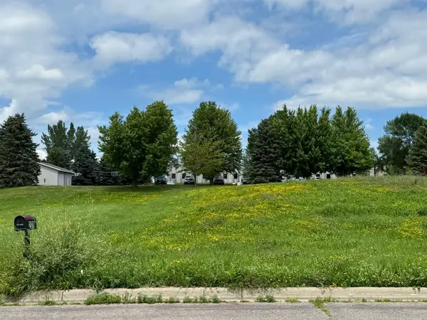 200 NW 22nd Avenue, Waseca, MN 56093