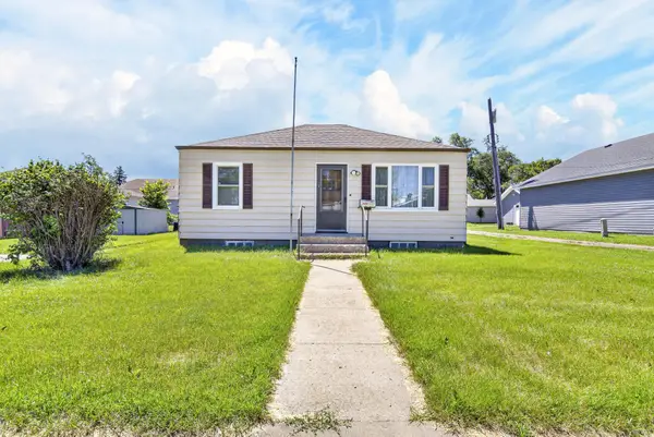 240 7th Street Ne, Valley City, ND 58072