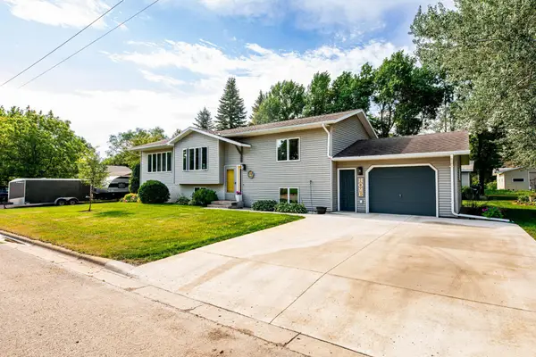 204 8th Avenue E, Lisbon, ND 58054