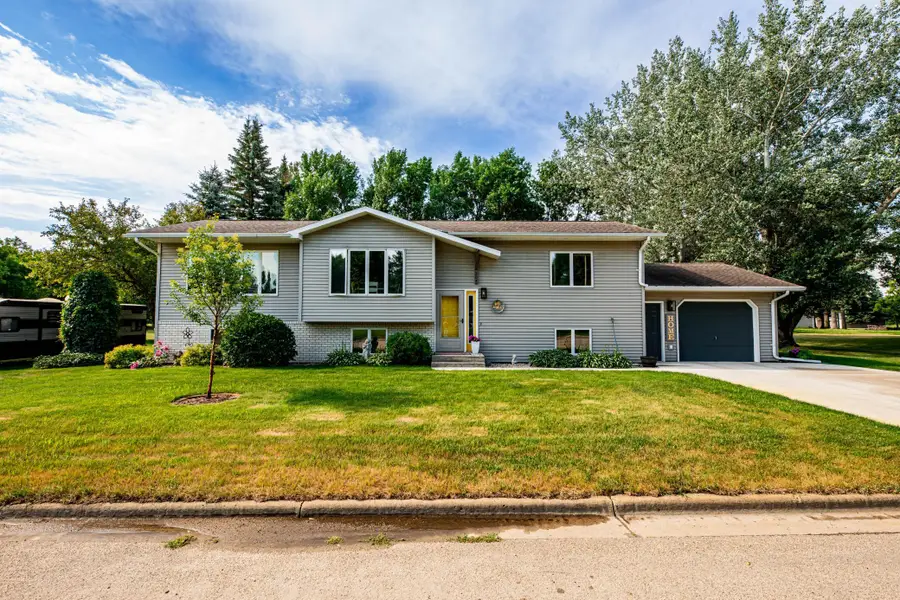 204 8th Avenue E, Lisbon, ND 58054 - #2