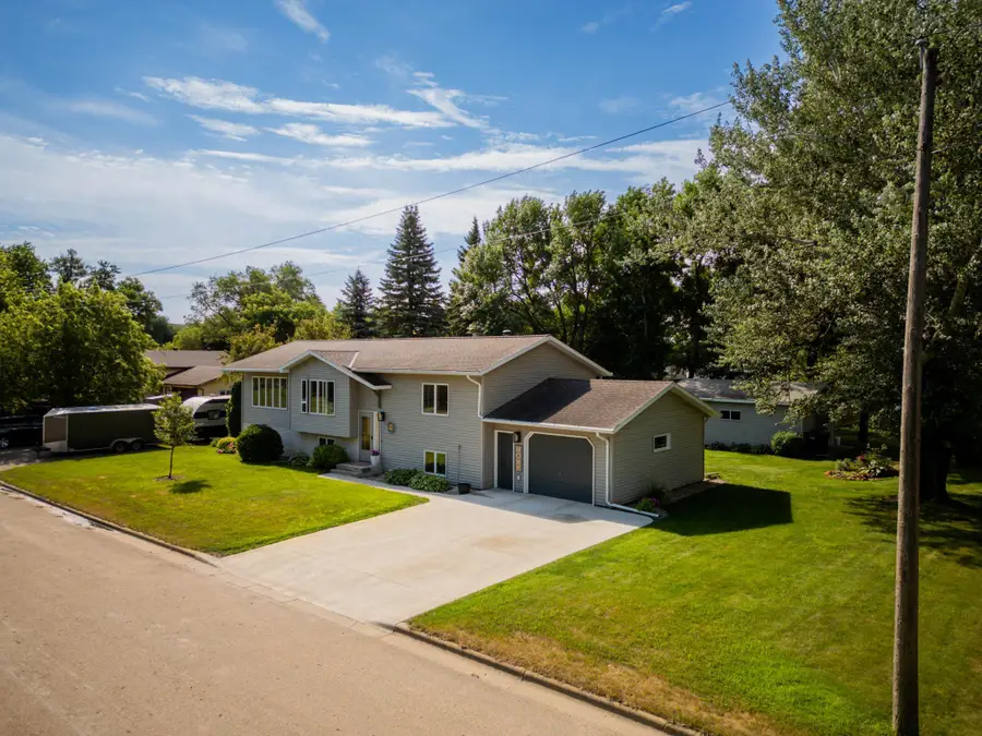 204 8th Avenue E, Lisbon, ND 58054 - #3