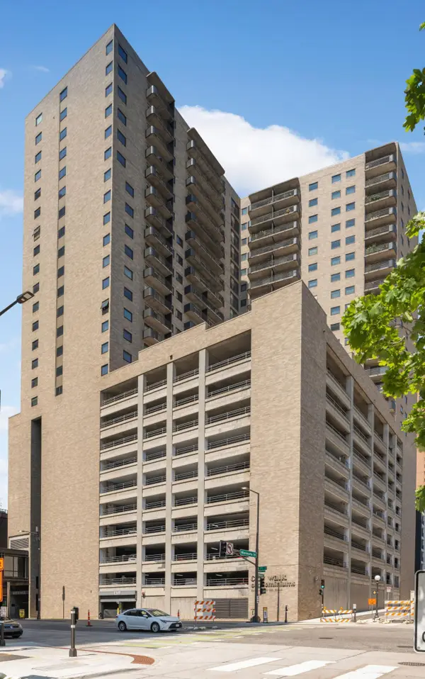 66 9th Street E #1305, Saint Paul, MN 55101