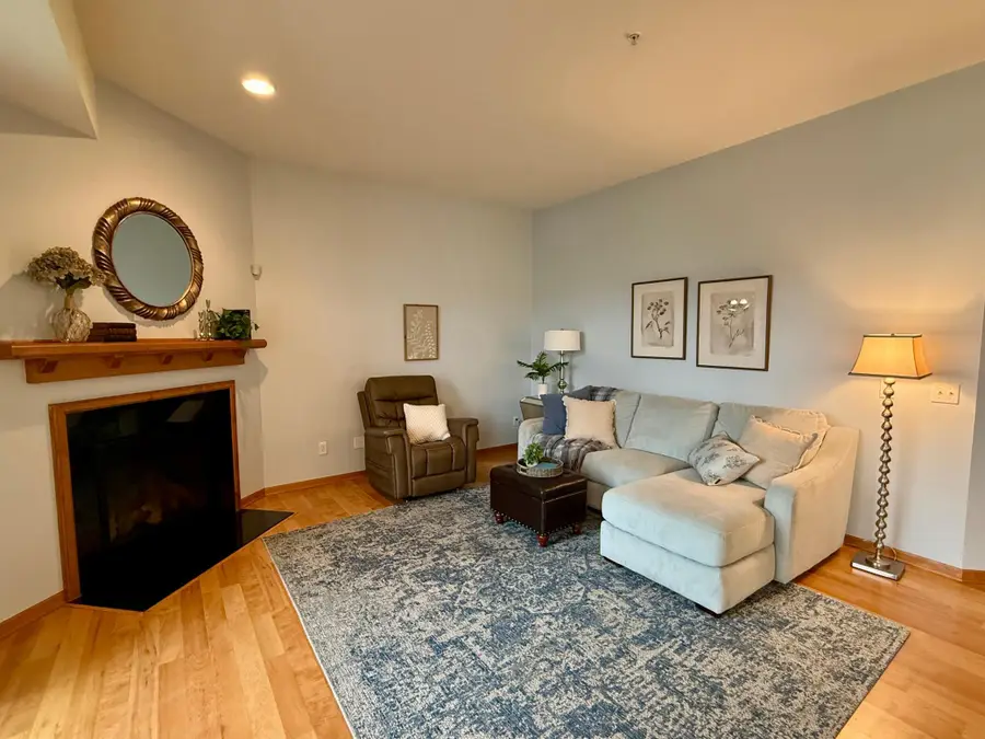 1244 County Road D E #102, Saint Paul, MN 55109 - #2