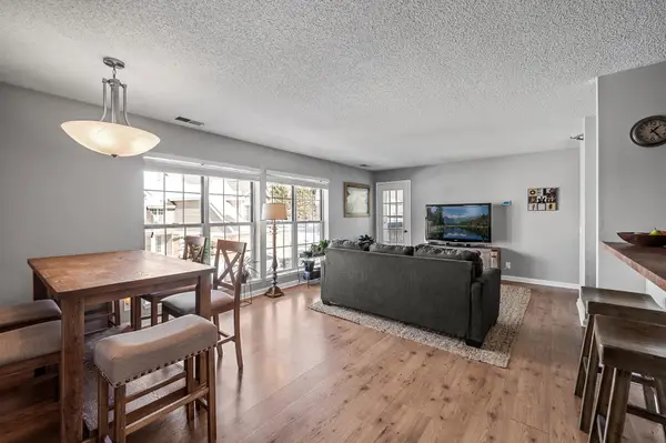 6020 Chasewood Parkway #203, Hopkins, MN 55343