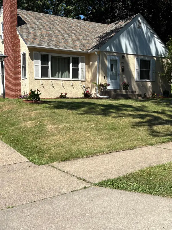 2093 Fremont Avenue E, Saint Paul, MN 55119