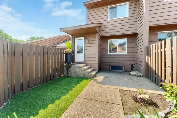 1205 63rd Lane, Minneapolis, MN 55430