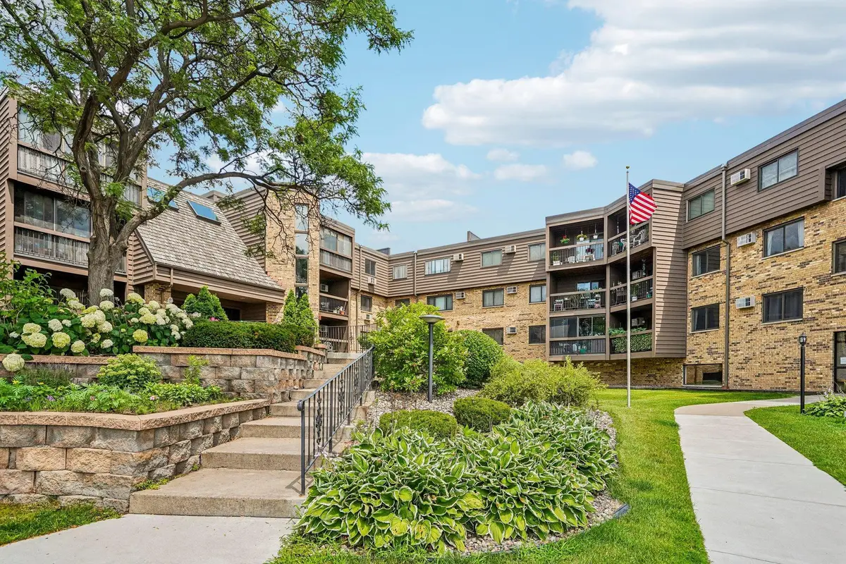 999 41st Avenue Ne #302, Columbia Heights, MN 55421 - #1