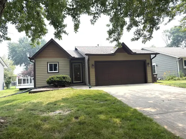 2635 Guthrie Avenue N, Saint Paul, MN 55128