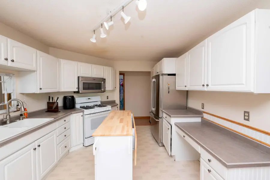 3488 Midland Court, Saint Paul, MN 55110 - #2