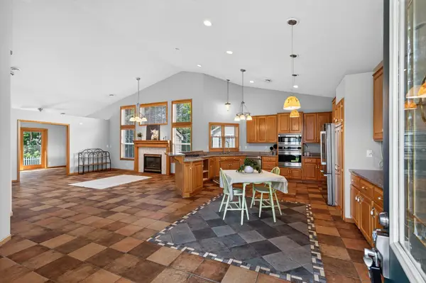 6975 Eagle Trail, Centerville, MN 55038