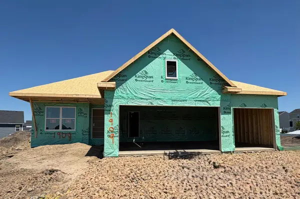 1909 Dogwood Court, Carver, MN 55315