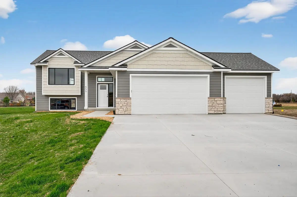 655 1st Street Se, Elgin, MN 55932 - #1