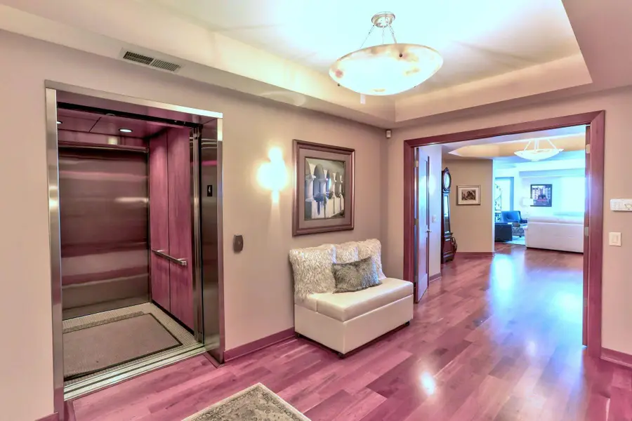 1070 Grandview Court Ne #406, Columbia Heights, MN 55421 - #2