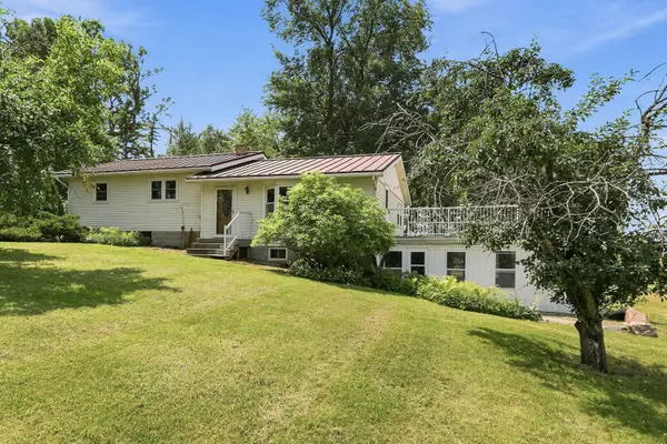 21126 210th Street, Hutchinson, MN 55350
