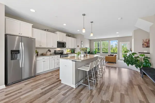 1470 Old Highway 8 Nw, Saint Paul, MN 55112