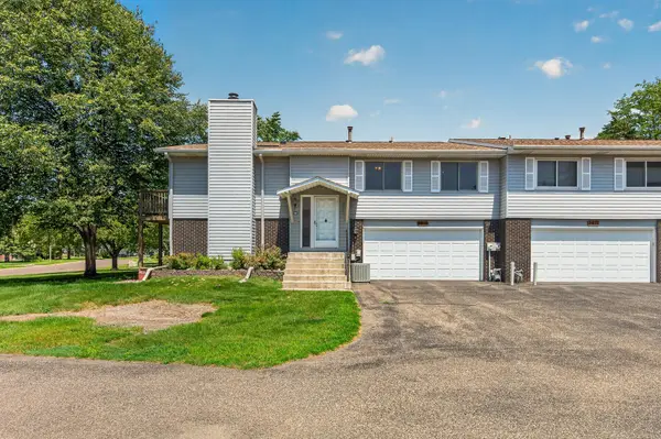 3915 Gershwin Avenue N, Oakdale, MN 55128