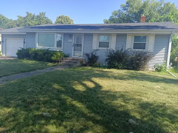 2145 Mesabi Avenue, Saint Paul, MN 55109